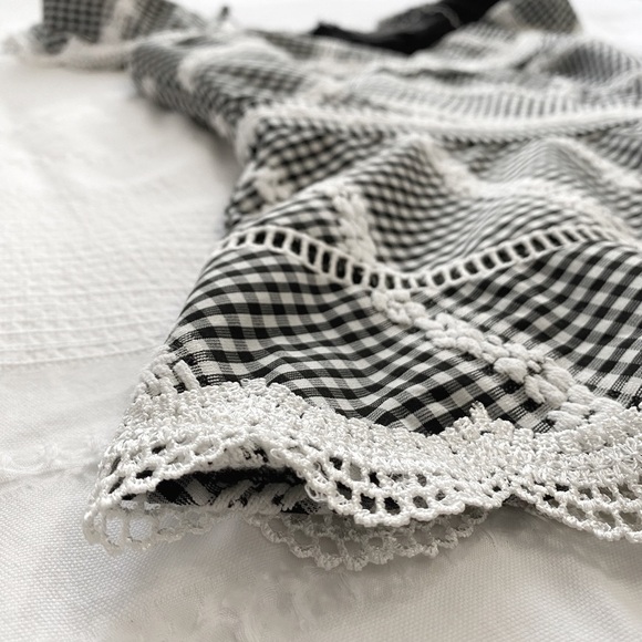 ADELYN RAE BLACK WHITE GINGHAM EMBROIDERED COLD SHOULDER PEPLUM TOP - S - Picture 8 of 9